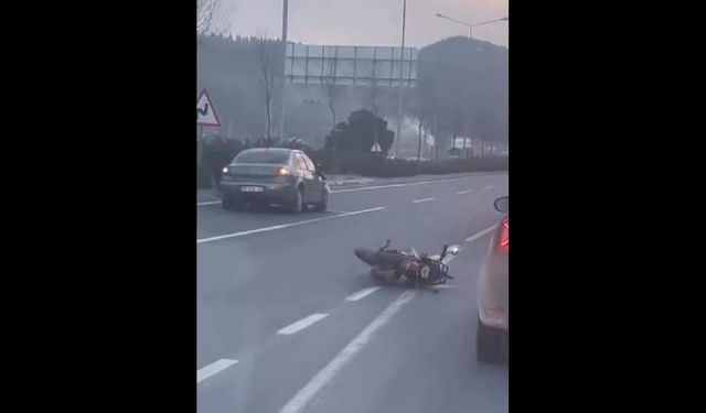 Otomobilin çarptığı motosikletin sürücüsü hayatını kaybetti