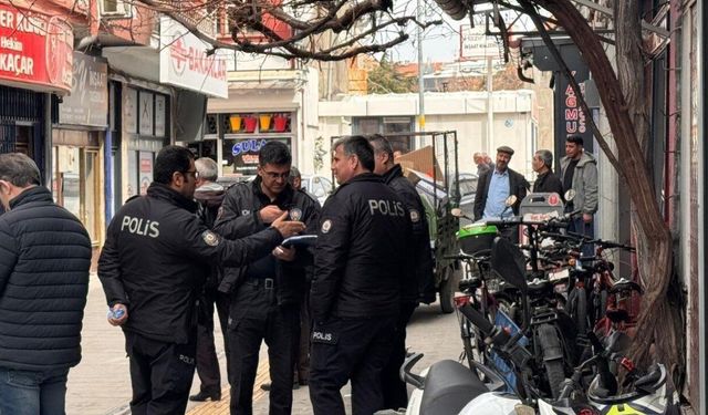 Emekli zabıta memuru kaldığı pansiyonda ölü bulundu