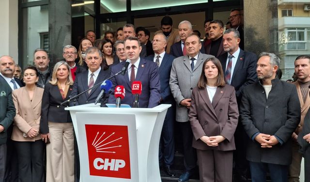 İzmir’de CHP'den erken seçim ve mücadele çağrısı