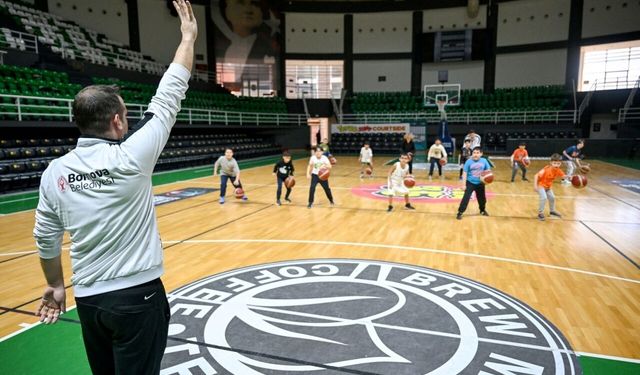 Bornova'nın Spor Okulları’nda yılın 12 ayı kesintisiz eğitim