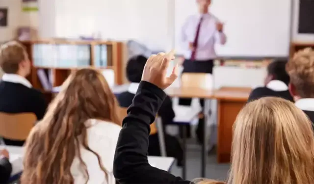MEB duyurdu: 12 Haziran Cuma günü okullar tatil edildi!