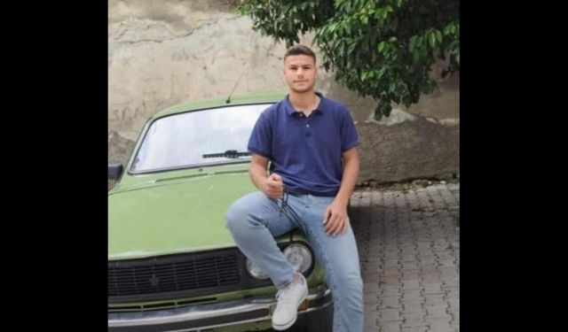 19 yaşındaki genç bıçaklı kavgada hayatını kaybetti