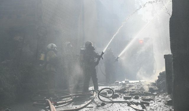 Konak’ta bina yangını kontrol altına alındı