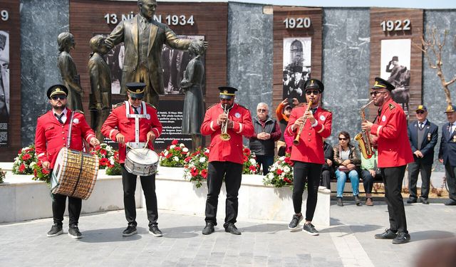 Atatürk’ün Aliağa’ya gelişi, Açık Hava Galerisi’nde kutlandı