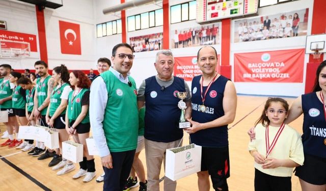 Onur Günay Voleybol Turnuvası'nda dostluk ve vefa rüzgarı esti