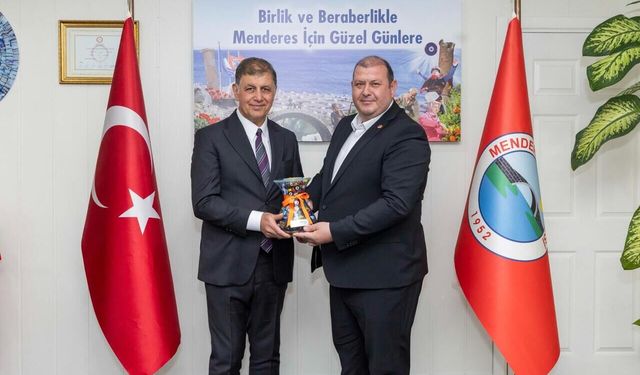 Başkan Tugay, 'teşekkür turu'na Menderes'ten başladı