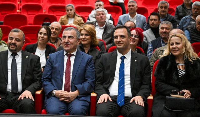 Bornova Muhtarlar Derneği’nde güven tazelendi: Zeki Güler yeniden başkan