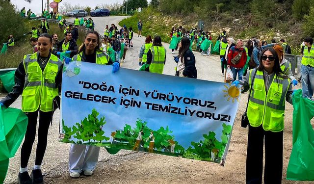 Bornova’da anlamlı temizlik hareketi: Doğa için birlik oldular
