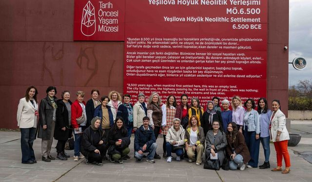 Bornova’da kuşaklar buluştu: “Dijital Torun” etkinliği ilgi gördü