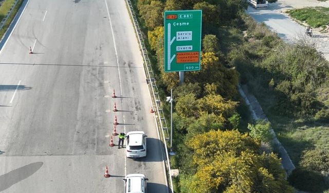 Çeşme gişelerinde dron destekli trafik denetimi: Kurallar Havadan Takip Ediliyor