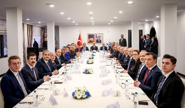 YÖK Başkanı Özvar, Ege Bölgesi rektörleriyle buluştu