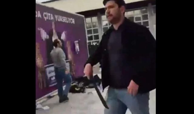 Ege Üniversitesi’nde bildiri dağıtan öğrencilere palalı saldırı