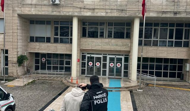 Firari hükümlüye narkotik operasyonu: Farklı kimlikle madde satarken yakalandı