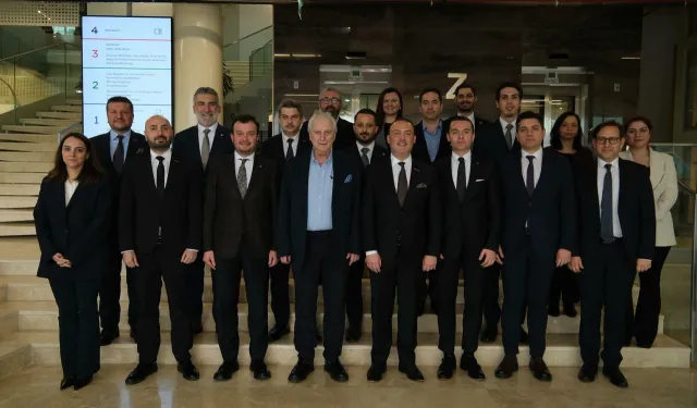 Genç iş dünyası İzmir’de buluştu: Dönüşüm ve iş birliği vurgusu