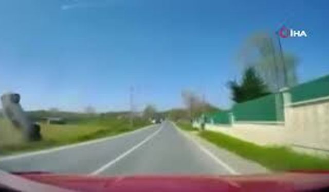 Hatalı sollama faciası: Araç takla attı, yaralılar var!