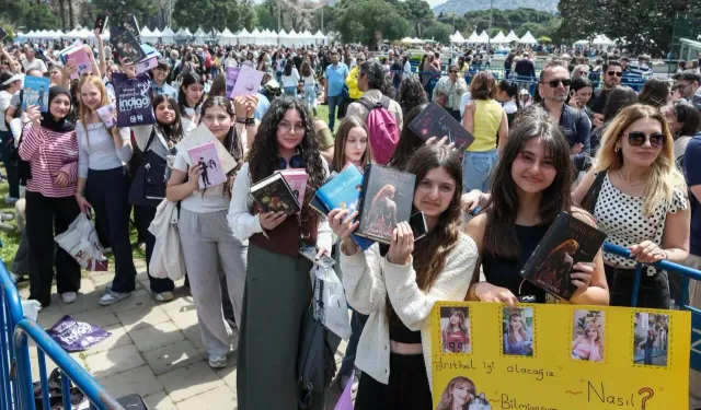 İZKİTAP’ta edebiyat rüzgârı: Kültürpark’ta festival coşkusu