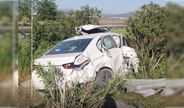 İzmir-Aydın otoyolunda feci kaza: TIR ile otomobil çarpıştı!