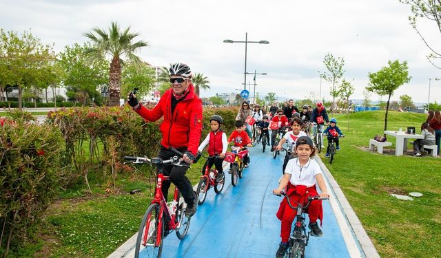 Karşıyaka'da kutlamalar spor ve eğlenceyle taçlandı