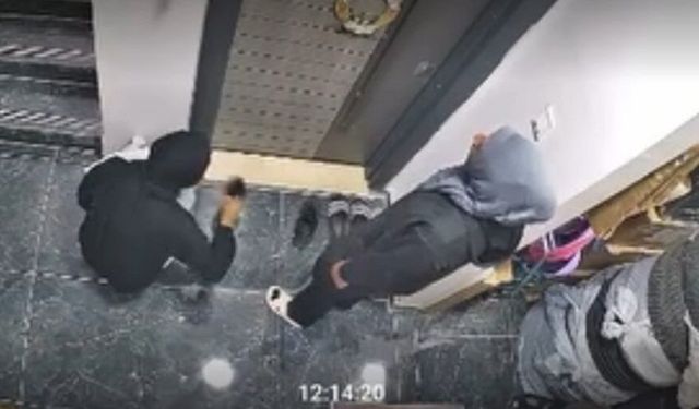 Kartla kapı açma yöntemiyle hırsızlık girişimi: 3’ü kadın 5 şüpheli yakalandı!