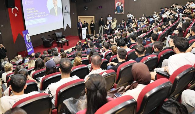 Kasapoğlu’ndan gençlere kamu yönetimi mesajı: “Devletin sahibi millettir”