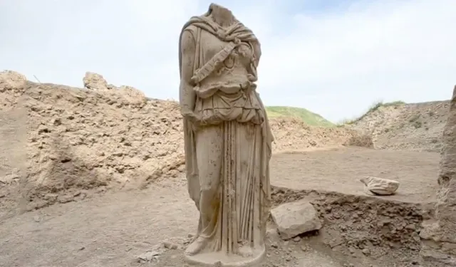 Kazıda ortaya çıktı 2 metrelik heykel heyecan yarattı