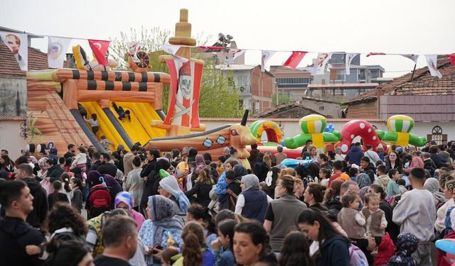 Kemalpaşa'nın "Çocuk Şenliği" mahalle mahalle yayılıyor