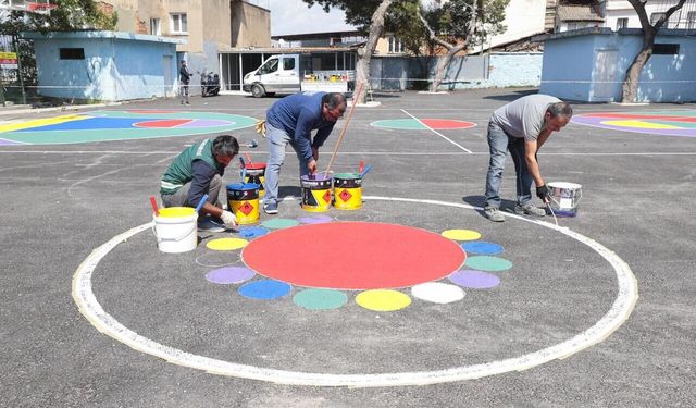Konak’ta “Renkli Yol” okullara taşındı