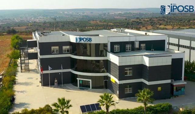 İzmir'de bir okula saldırı hazırlığındaki 8 öğrenci yakalandı