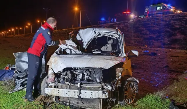 Şarampole yuvarlanan araçta facia: 1 ölü, 1 ağır yaralı