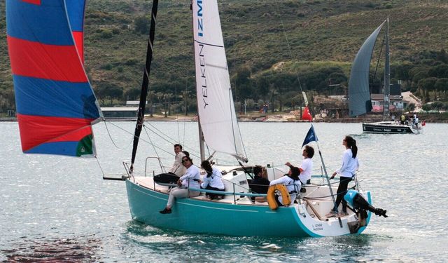 Spora ‘İzmir Ekonomi’ damgası: Çifte kupa sevinci!