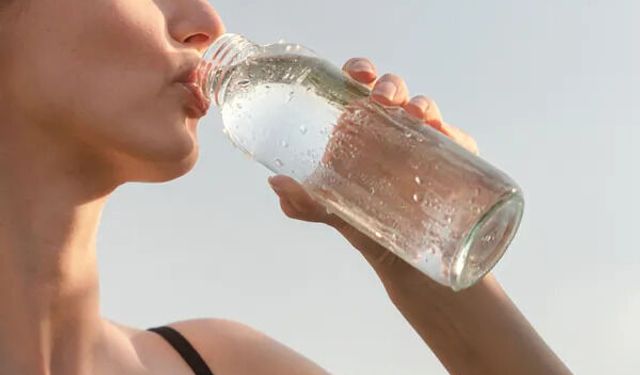 Su tüketiminde doğru bilinen yanlışları uzmanı açıkladı!