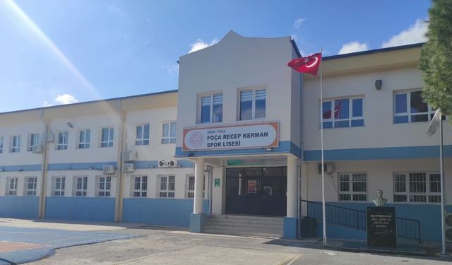 Foça'da yer alan Recep Kerman Spor Lisesi’nin kapatılmasına tepki