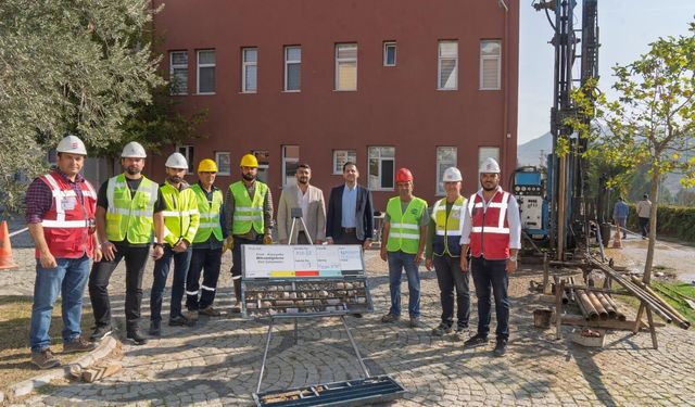 Konak ve Bayraklı'da mikrobölgeleme çalışması başlatılacak