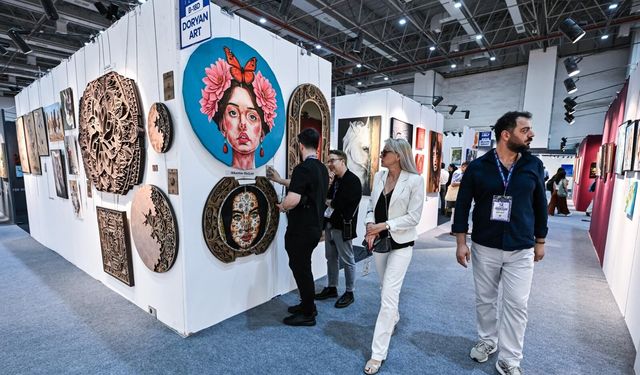 3. İAAF İzmir Sanat Fuarı, 17 Mayıs’a kadar açık kalacak