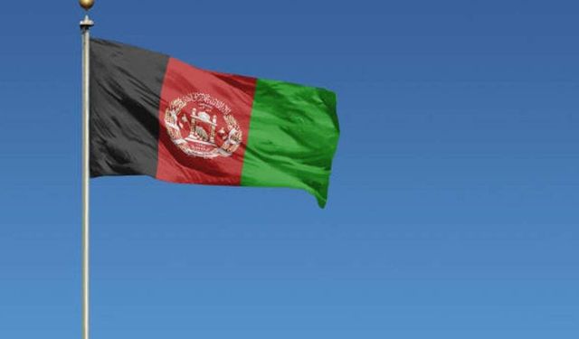 Afganistan'da mülteci kamyonu devrildi: 22 kişi hayatını kaybetti