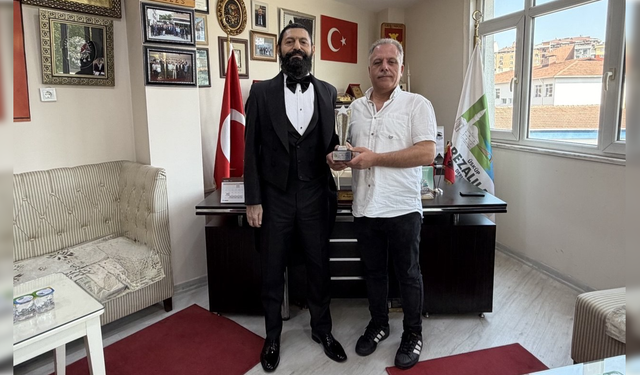 Akif Manaf’a Üsküp’te Hoşgörü ve Barış Ödülü