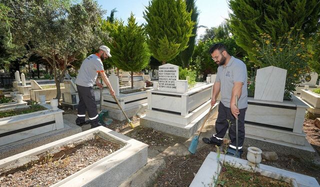 Bayram öncesi Gaziemir’de kapsamlı temizlik çalışması