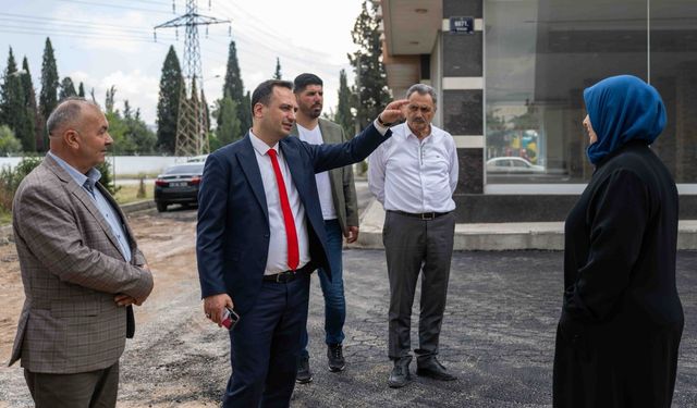 Bornova'da asfalt seferberliği sürüyor