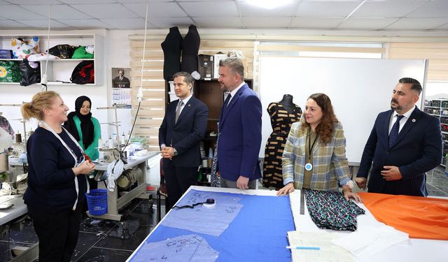 CHP’nin “81 İlde Sokağa Çıkıyoruz” kampanyası Buca’da start aldı