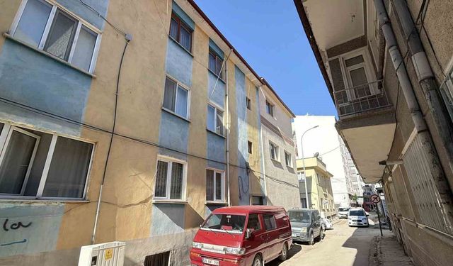 Bir çocuk babası 59 yaşındaki şahıs eşi tarafından mutfakta ölü bulundu