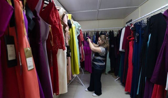 Gençlerin mezuniyet sevincine Büyükşehir’den destek