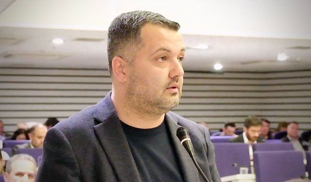 AK Partili Oygur: Buca Belediyesi'nde borcun yarısı gösteriliyor