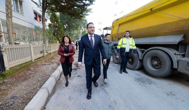 Balçova'da yol bakımı seferberliği sürüyor