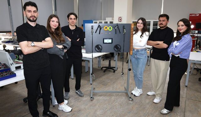 İEÜ'lü gençlerden yaşlılara ‘akıllı egzersiz’ makinesi