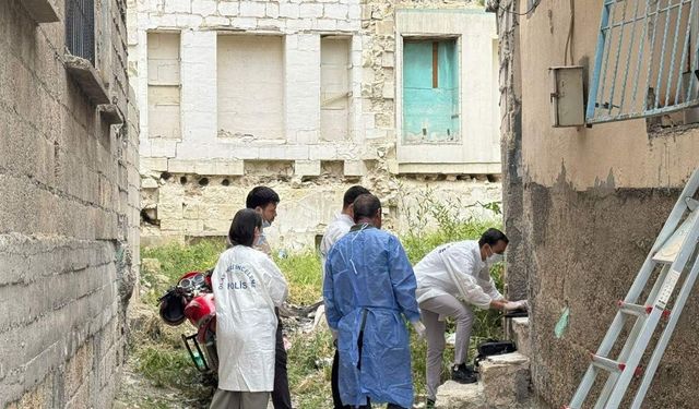 İki gündür haber alınamayan kadın evinde ölü bulundu
