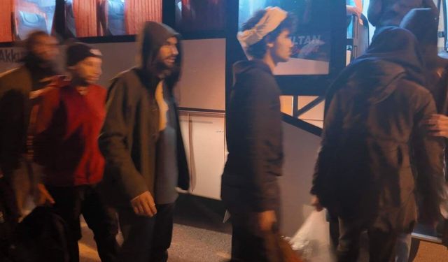 İzmir açıklarında göçmen botu faciası: 1 çocuk hayatını kaybetti