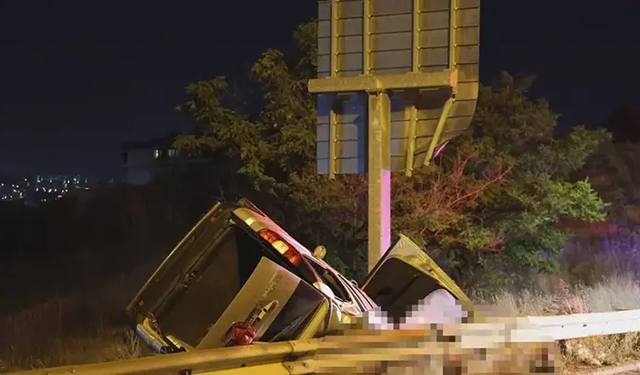 İzmir Buca'da kontrolden çıkan araç su kanalına düştü: 2 ölü