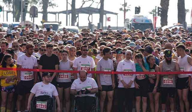 İzmir’de 37. Zübeyde Hanım Koşusu’na yoğun ilgi