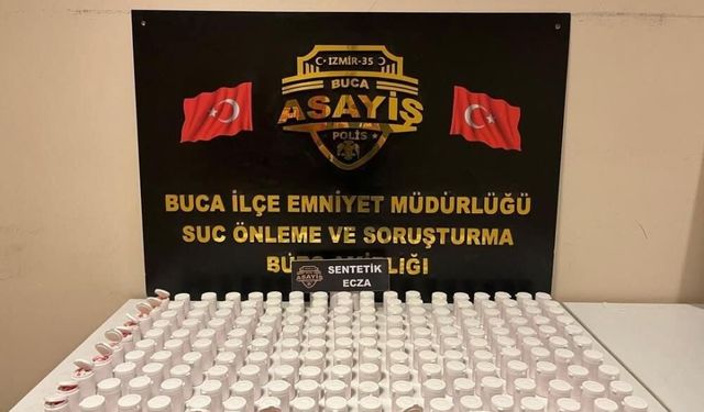 İzmir’de zehir tacirlerine darbe: Binlerce sentetik hap yakalandı