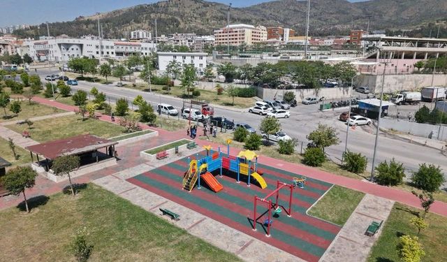 Karşıyaka’da 31 park yenilendi